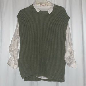 Uniqlo green sweater vest